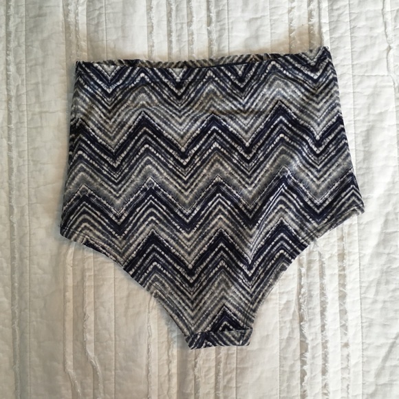 •UO High-Waisted Chevron Swim Bottoms• - Picture 2 of 3